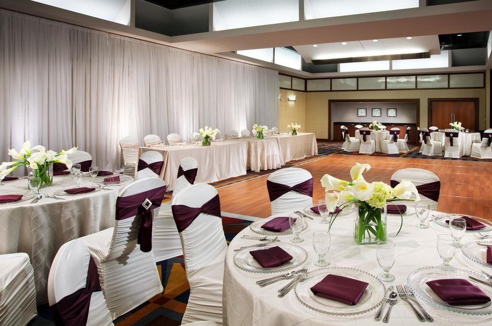 Sheraton Cleveland Airport Hotel Екстер'єр фото