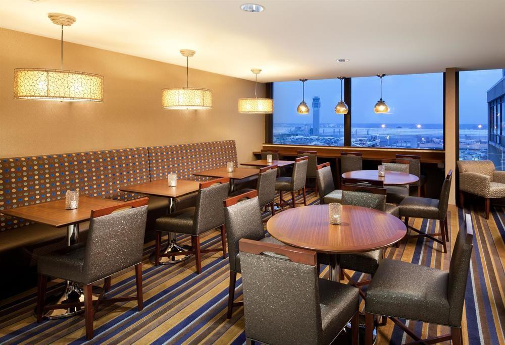Sheraton Cleveland Airport Hotel Екстер'єр фото