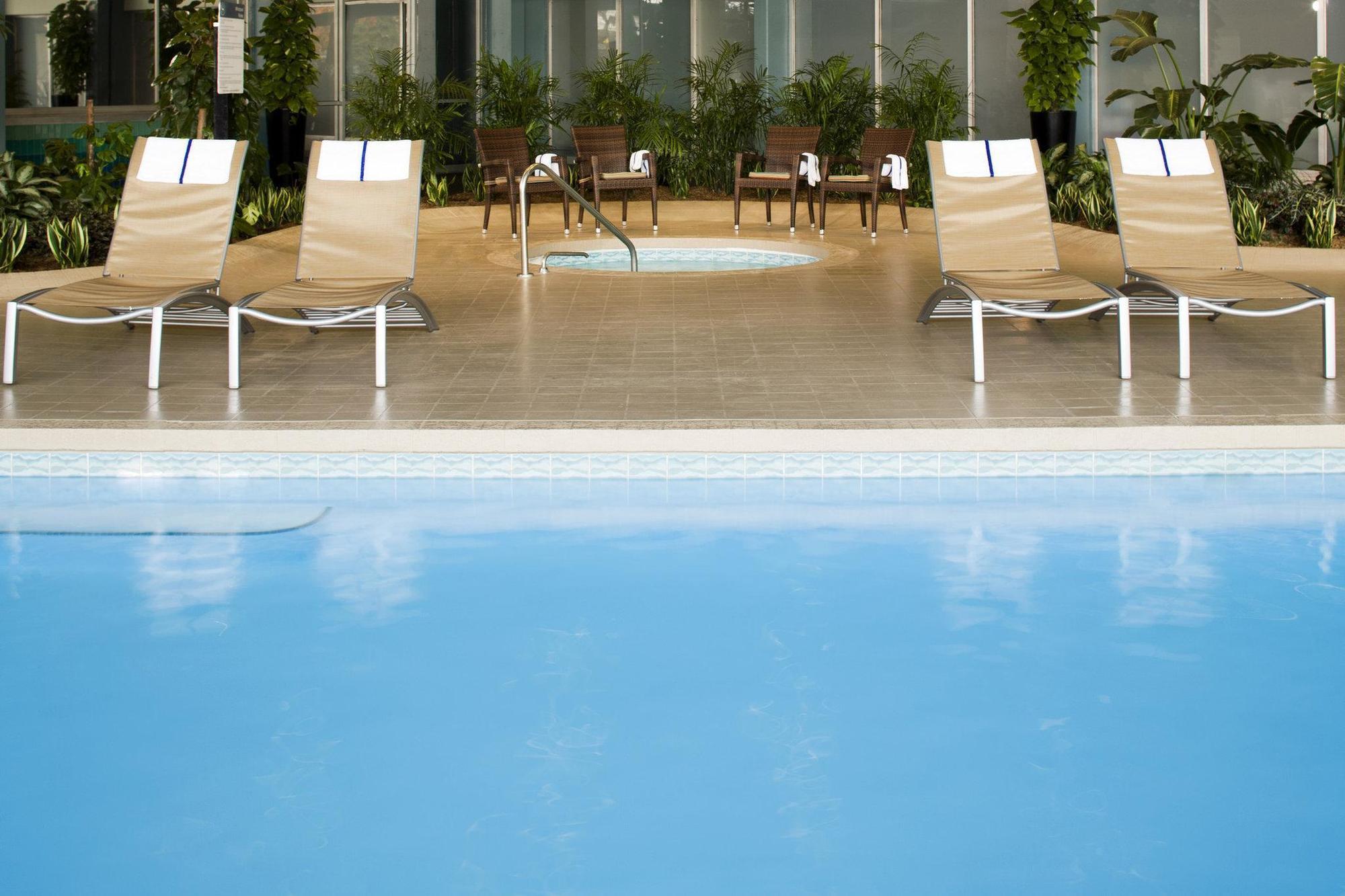 Sheraton Cleveland Airport Hotel Екстер'єр фото