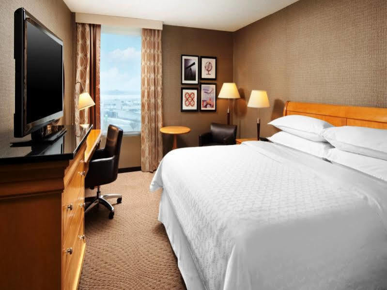 Sheraton Cleveland Airport Hotel Екстер'єр фото