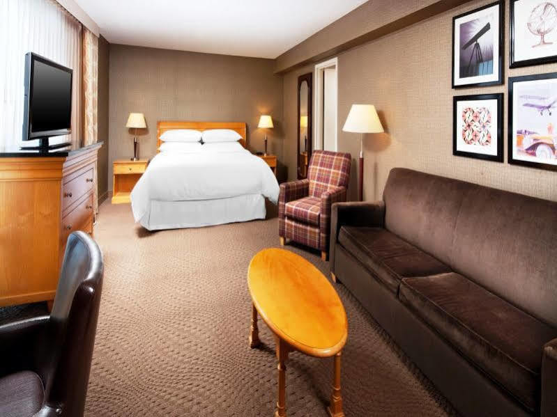 Sheraton Cleveland Airport Hotel Екстер'єр фото