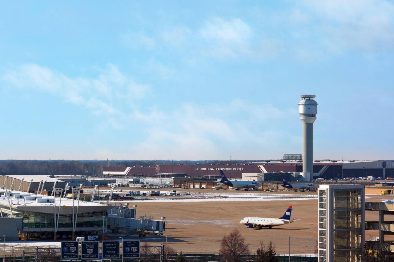 Sheraton Cleveland Airport Hotel Екстер'єр фото