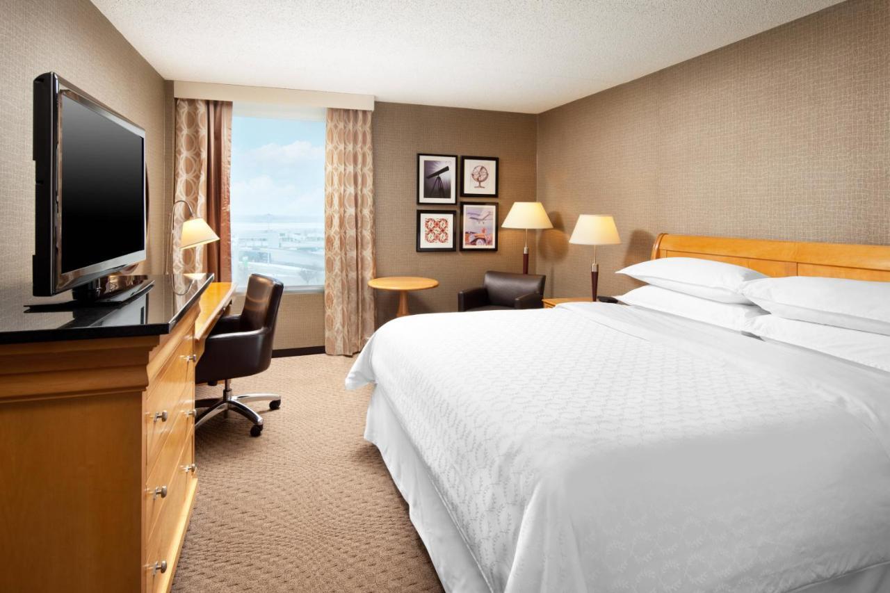 Sheraton Cleveland Airport Hotel Екстер'єр фото