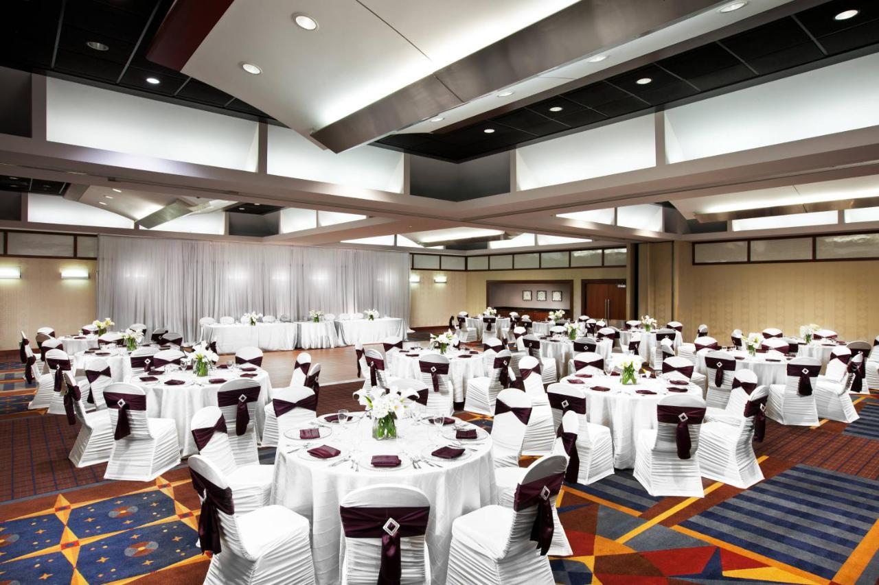 Sheraton Cleveland Airport Hotel Екстер'єр фото