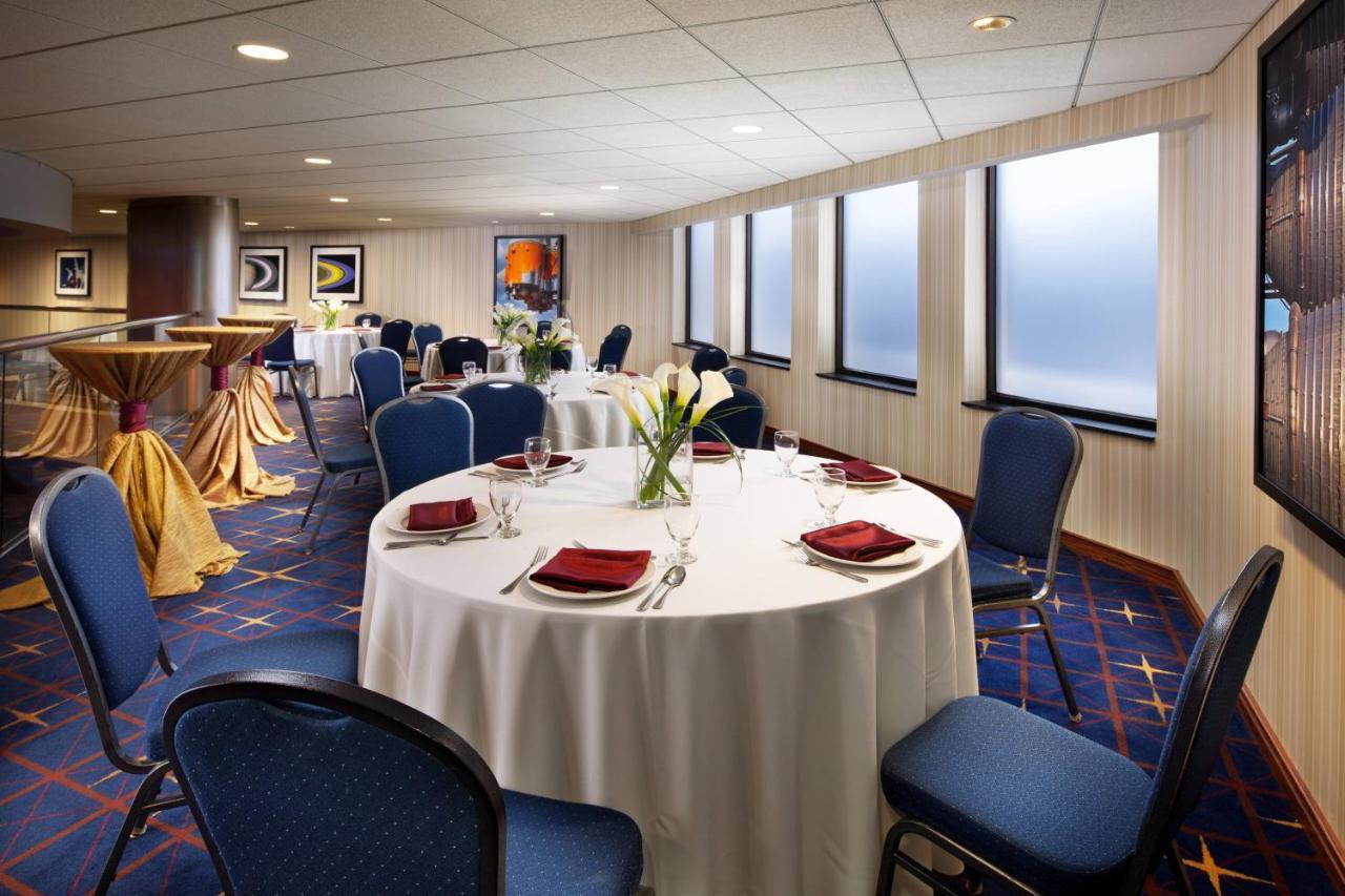 Sheraton Cleveland Airport Hotel Екстер'єр фото
